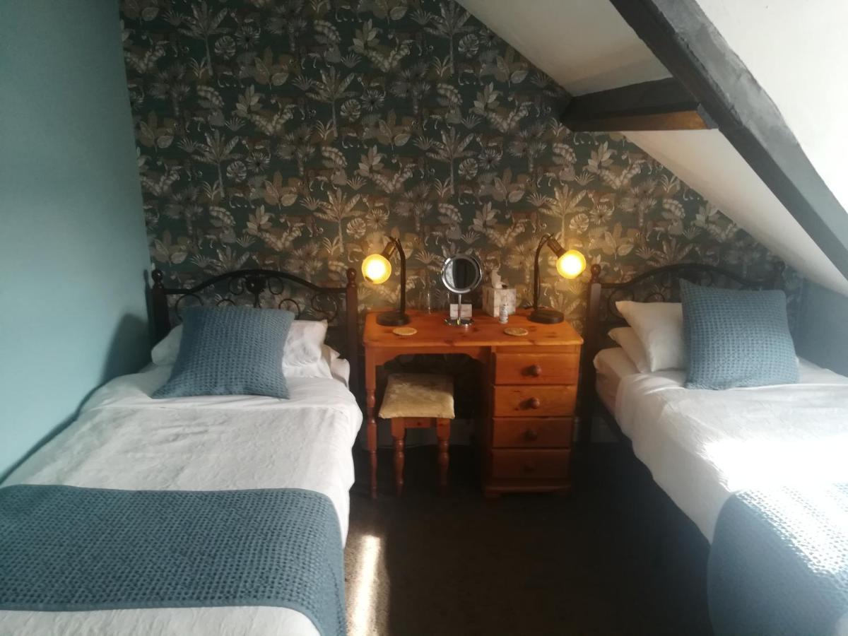 Bed and Breakfast Tara à Fishguard Extérieur photo
