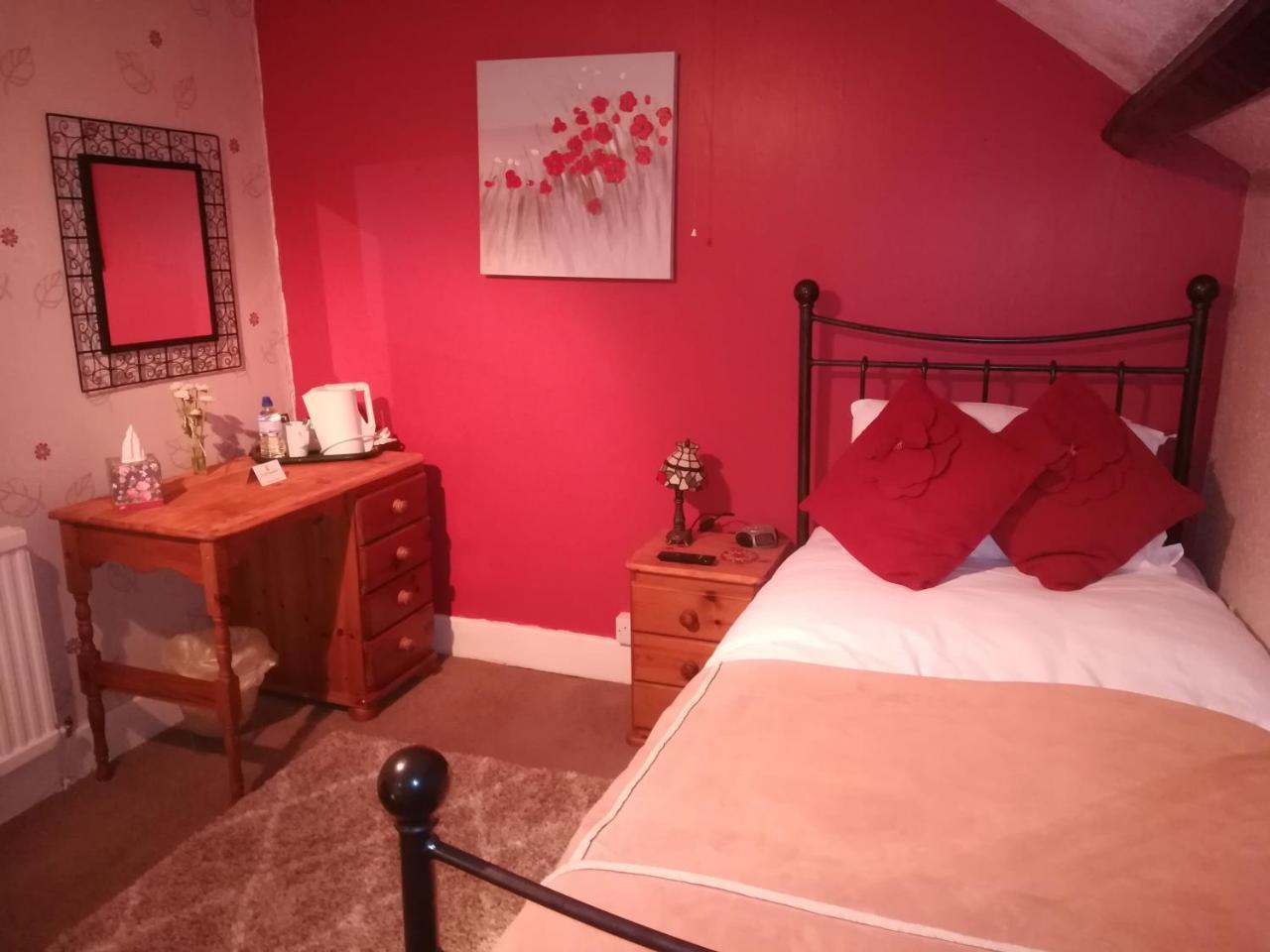 Bed and Breakfast Tara à Fishguard Extérieur photo